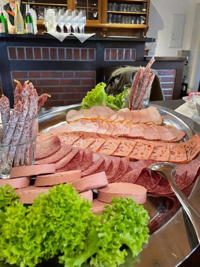 Landgasthof Kasch - Hotel Und Restaurant Маленте Екстериор снимка