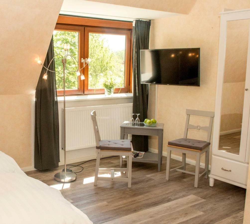 Landgasthof Kasch - Hotel Und Restaurant Маленте Екстериор снимка